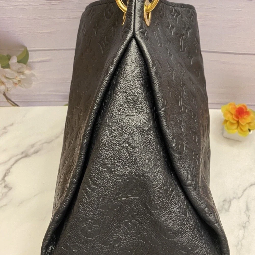 ❤️‍🩹SOLD❤️‍🩹 Louis Vuitton Artsy MM Empreinte Infini Shoulder Tote Purse(CA2182) - Picture 5 of 12